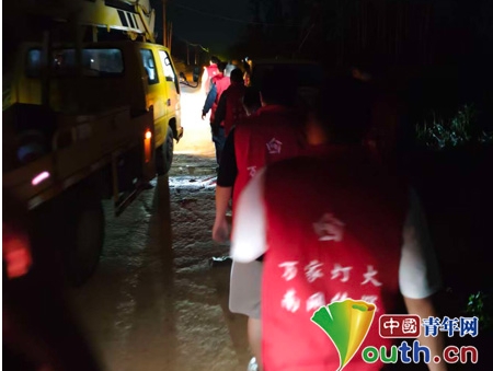 南方电网广东广州供电局青年志愿服务队在湛江雷州开展应急支援